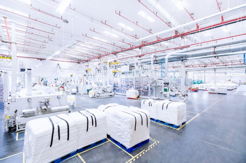 自由点品牌市占率提升助推业绩，百亚股份深耕产品与渠道构筑护城河